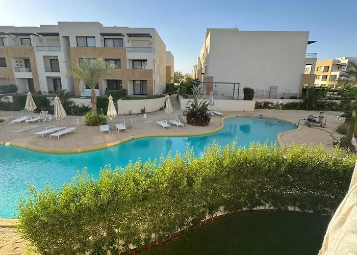 Lagoon-view Family In Azha Ain Sokhna Apartment *